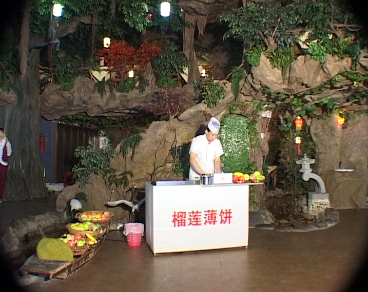 廣州新塘水簾洞熱帶雨林餐廳（假山溶洞造景工程）